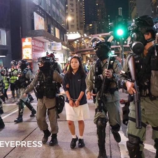 香港女學生被黑警